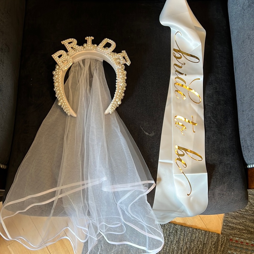 Bachelorette party sash and veil